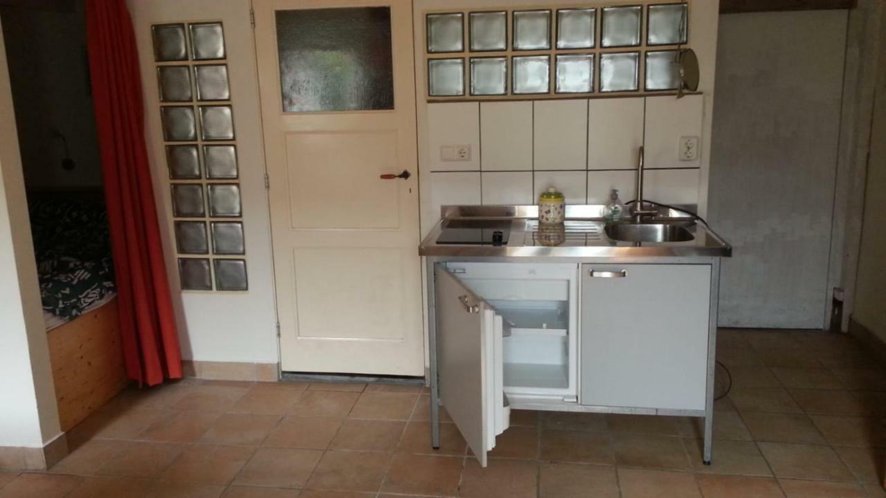 studio-appartement in paardenstal Colijnsplaat Esterno foto